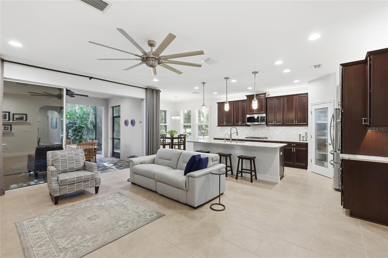 ARBOR GRANDE - Residential