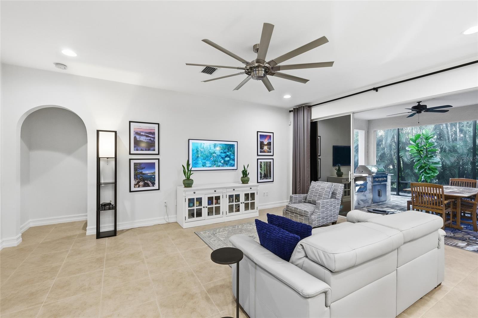 ARBOR GRANDE - Residential