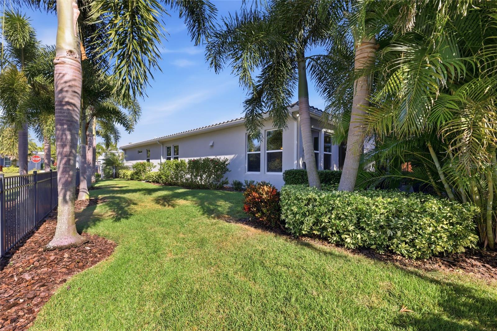 ARBOR GRANDE - Residential