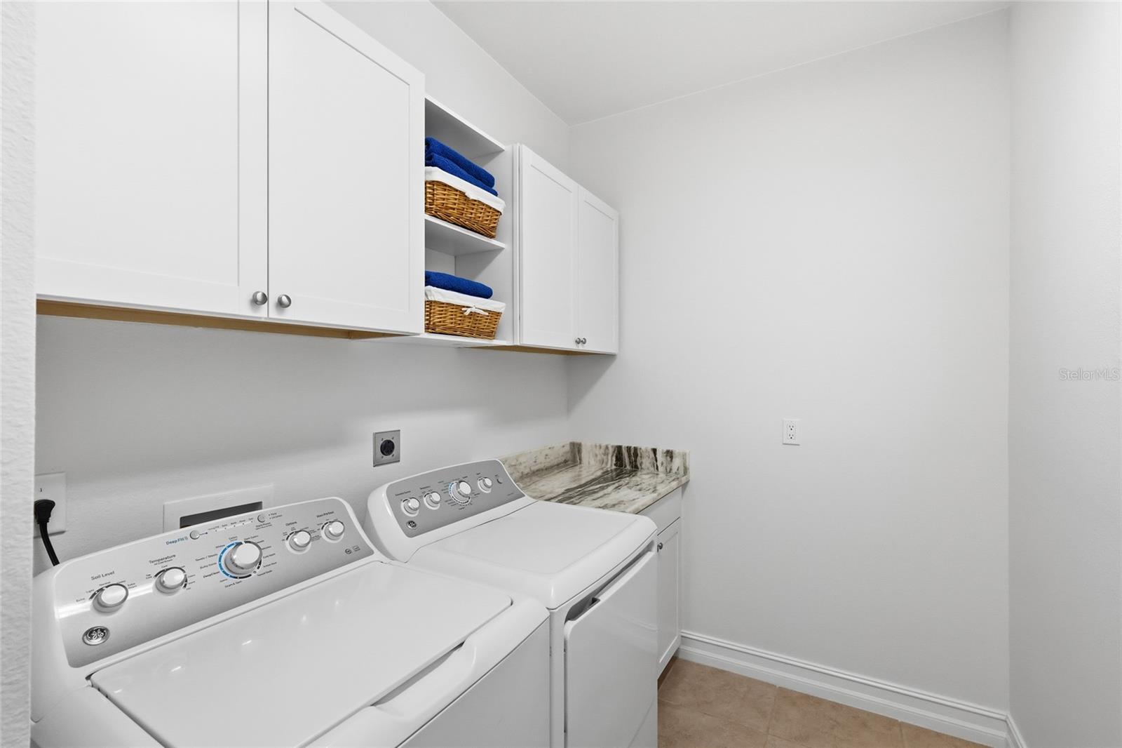 ARBOR GRANDE - Residential