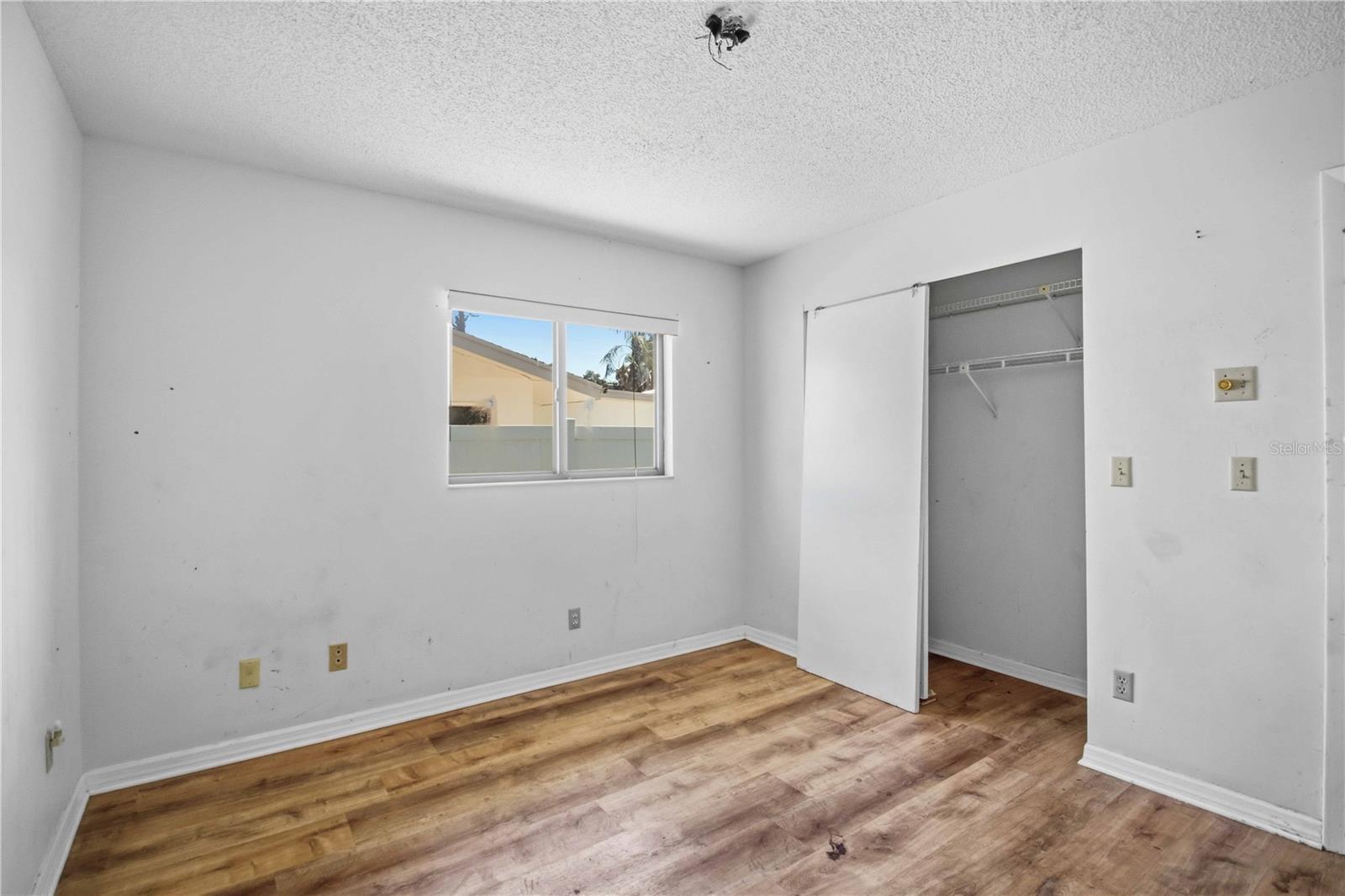 TOWN & COUNTRY ESTATES - Residential