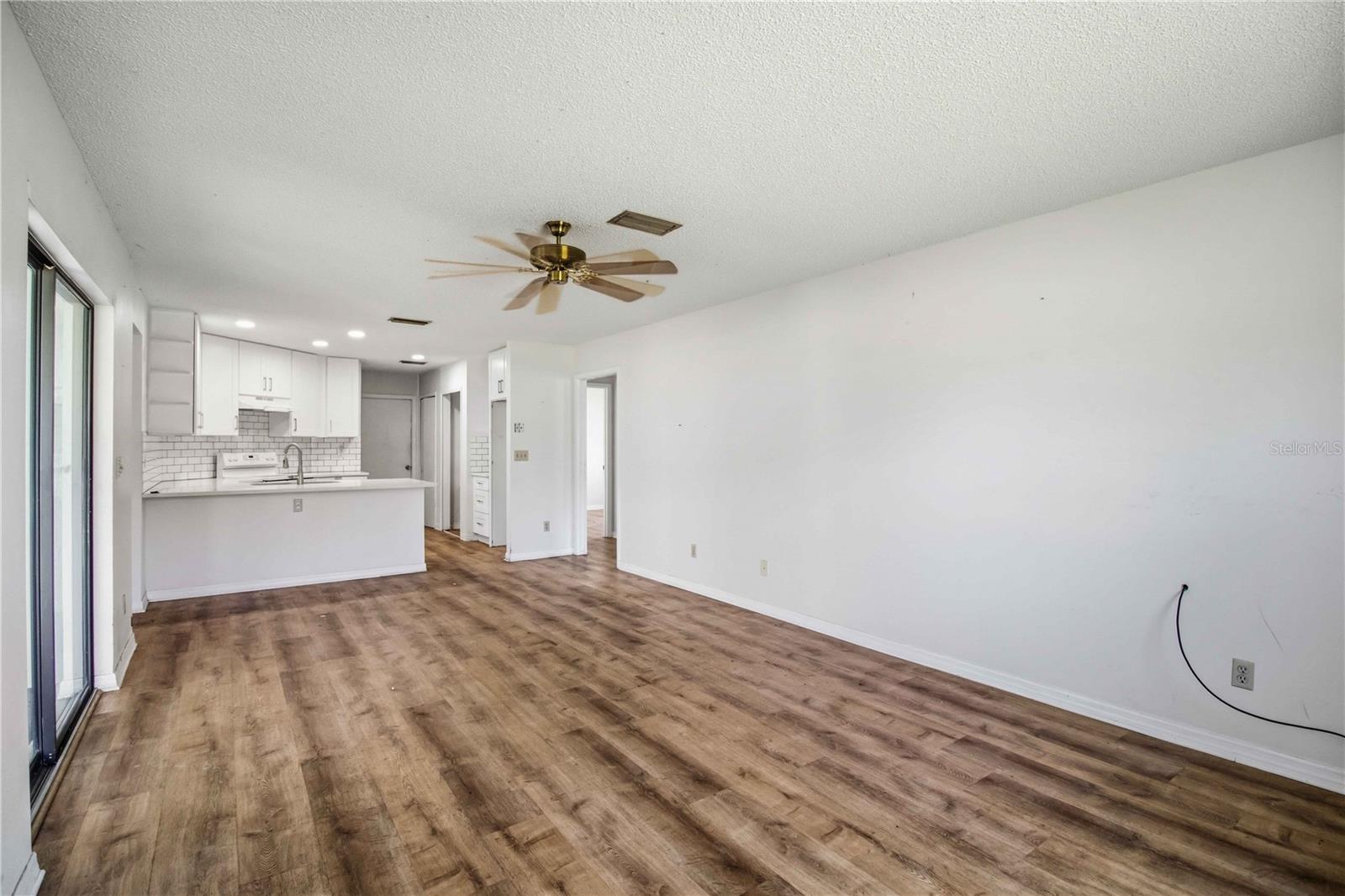 TOWN & COUNTRY ESTATES - Residential