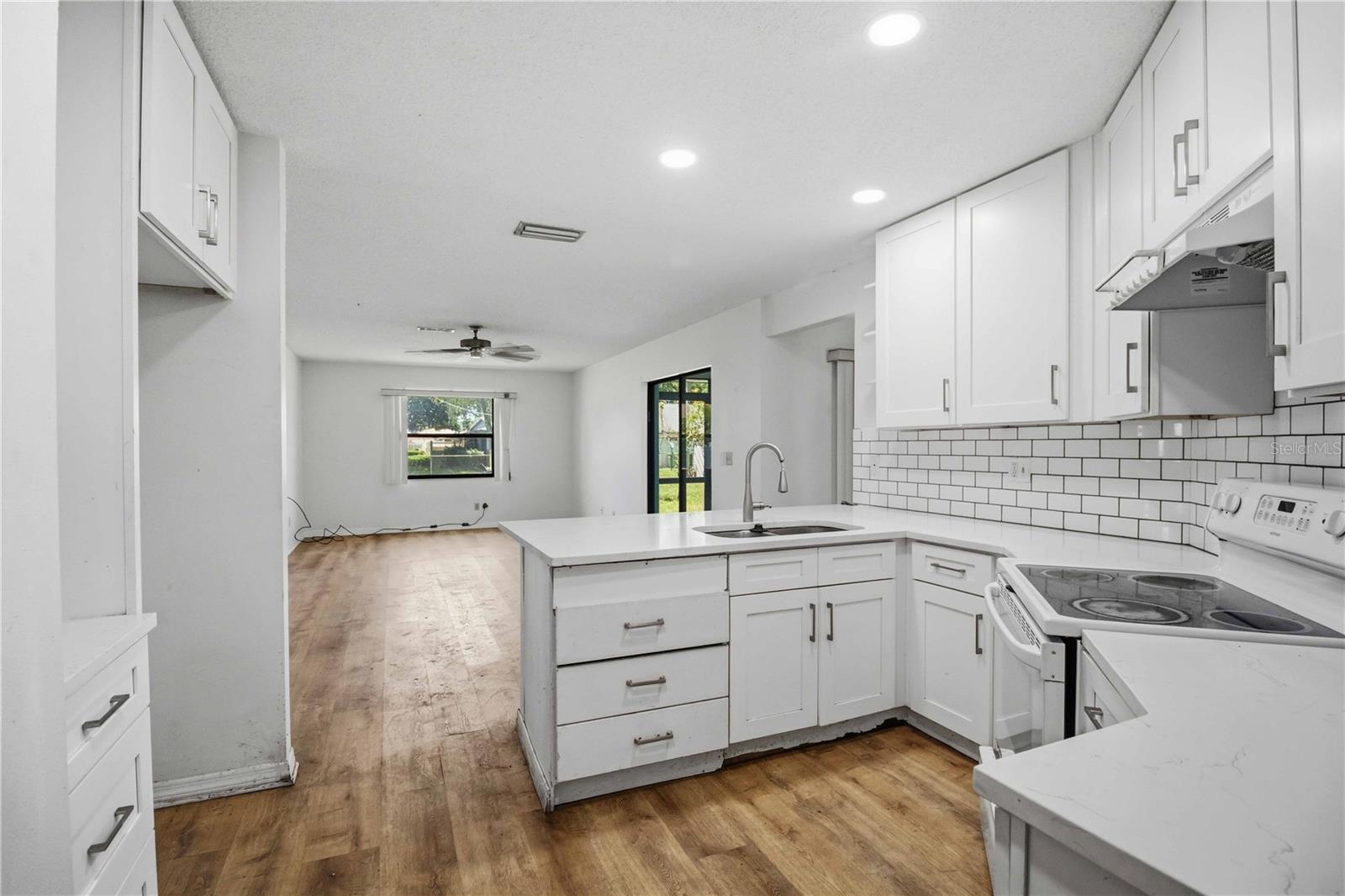 TOWN & COUNTRY ESTATES - Residential