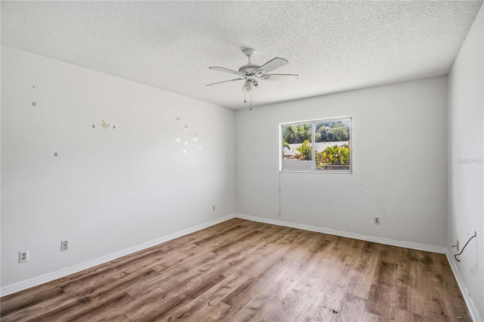 TOWN & COUNTRY ESTATES - Residential