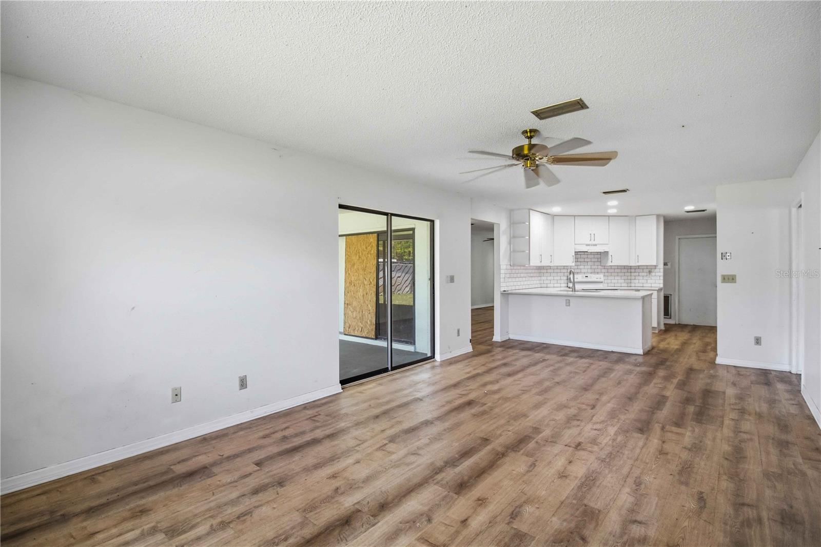 TOWN & COUNTRY ESTATES - Residential