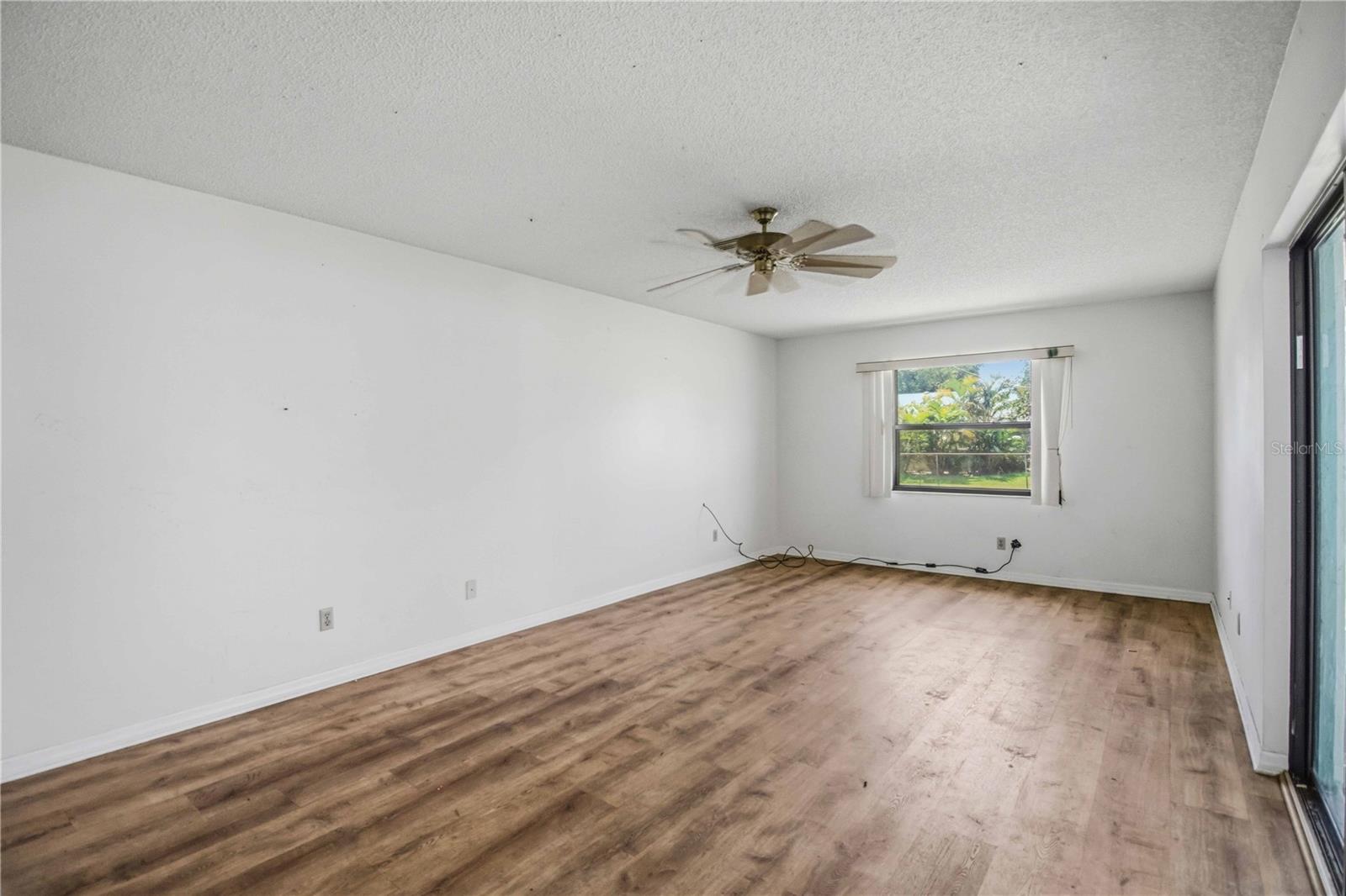 TOWN & COUNTRY ESTATES - Residential