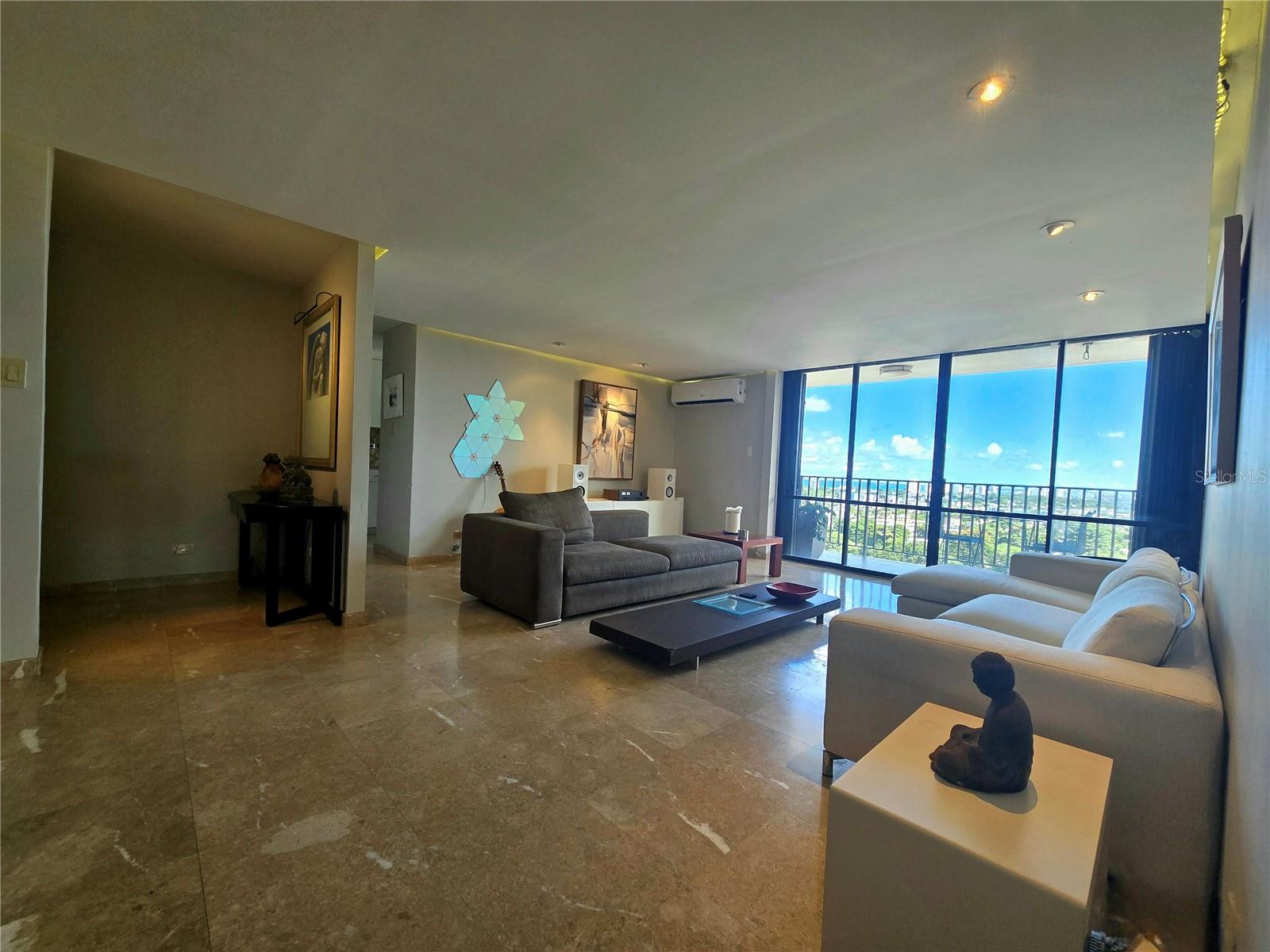 SANTURCE - Residential Lease