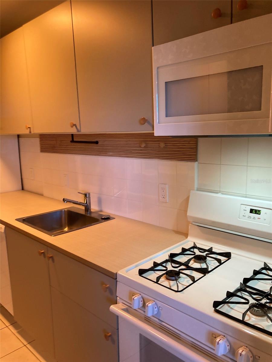 FIVE TOWNS OF ST PETE - Residential