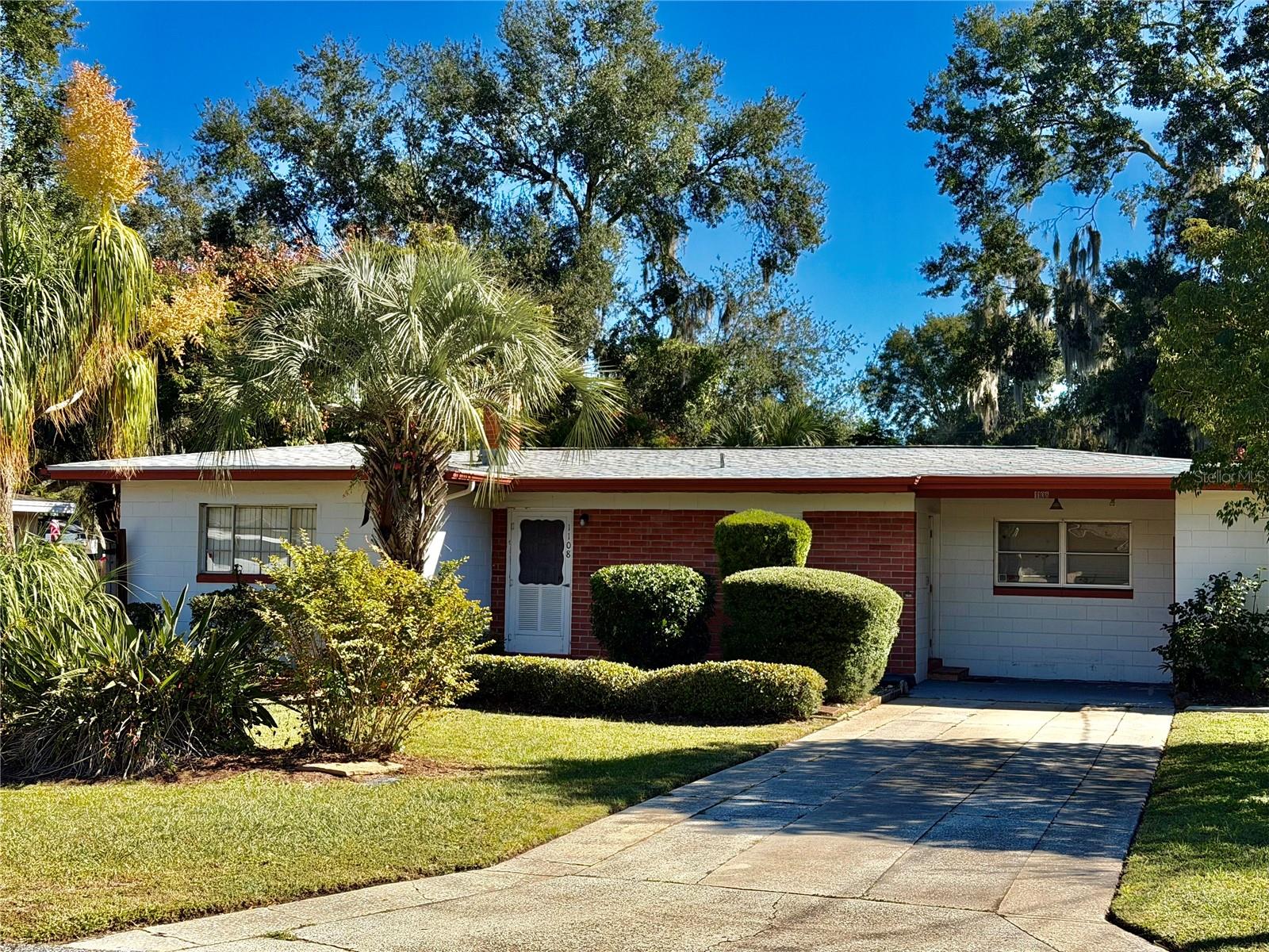 LEESBURG BEACH GROVE - Residential