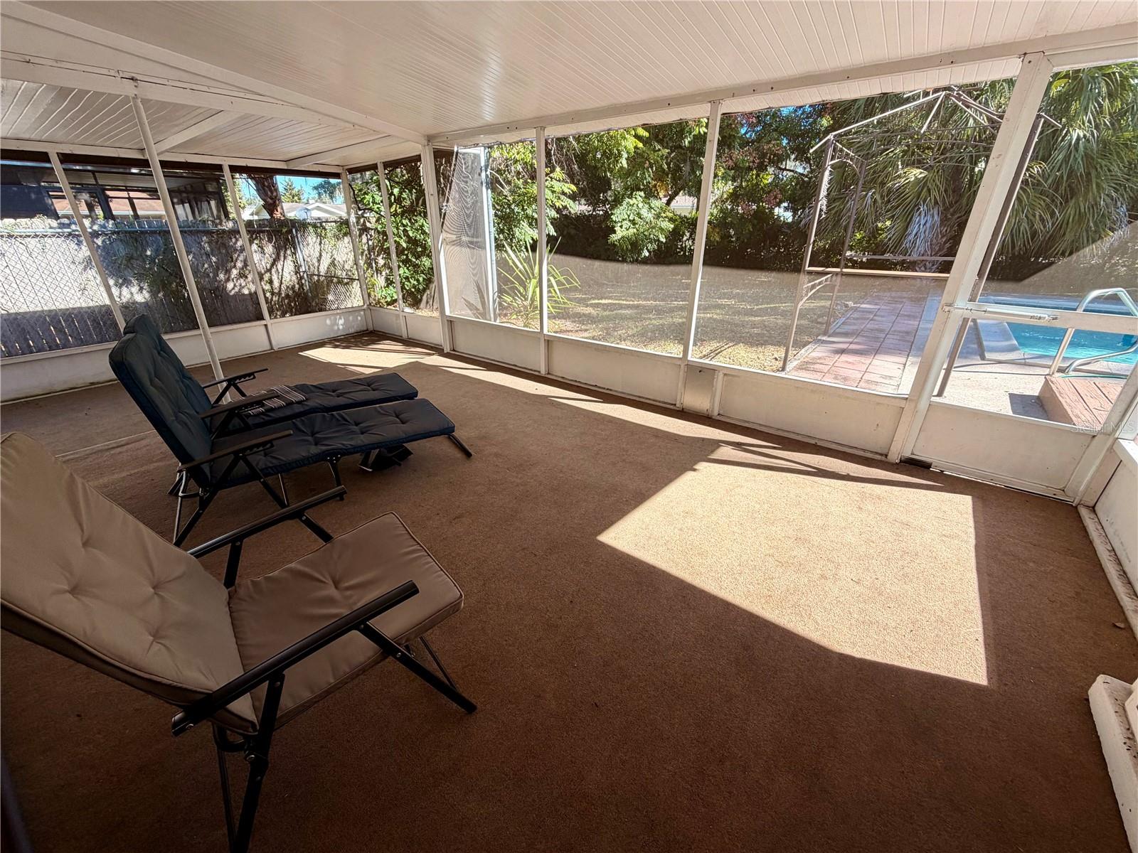 LEESBURG BEACH GROVE - Residential