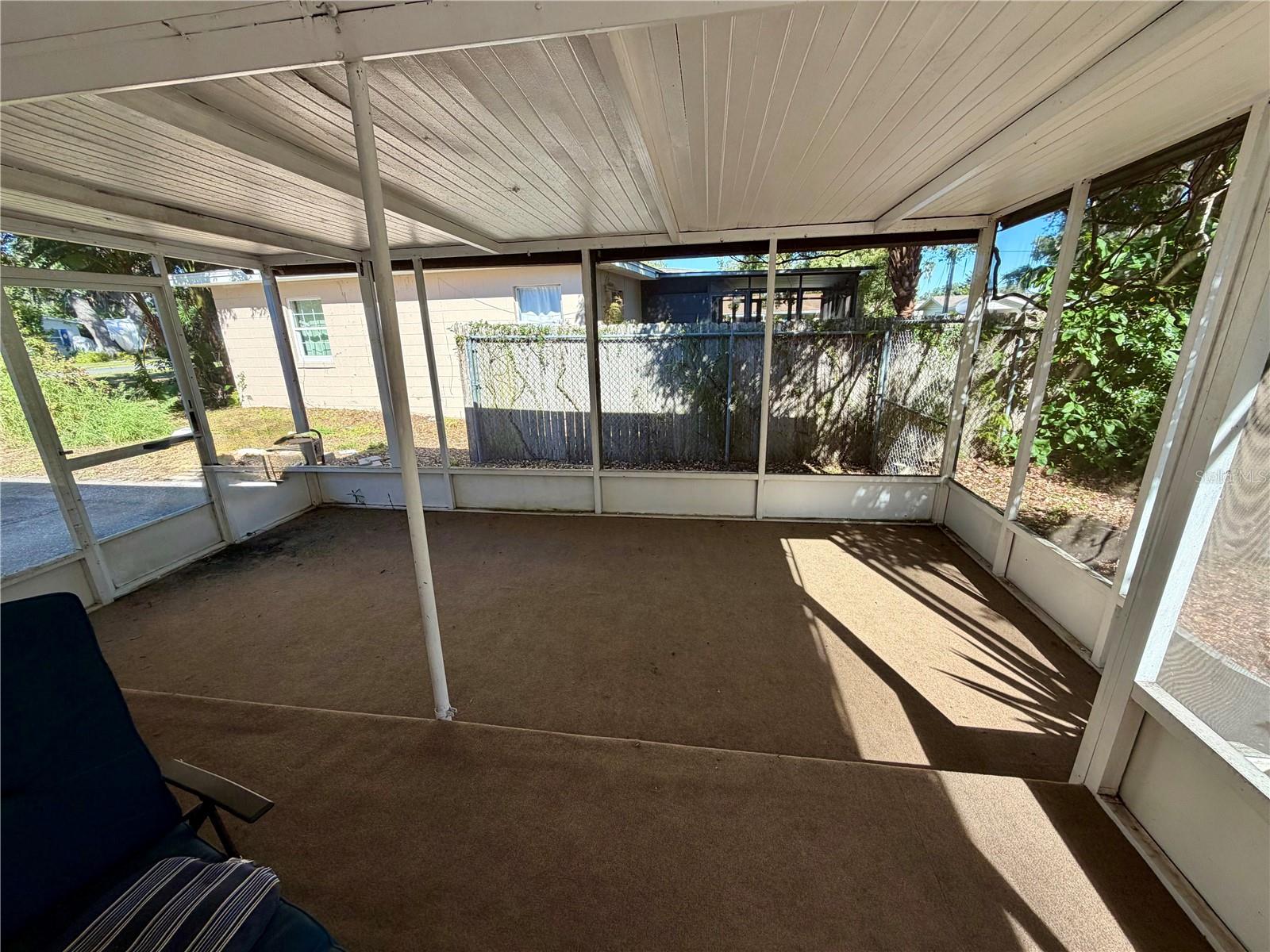 LEESBURG BEACH GROVE - Residential