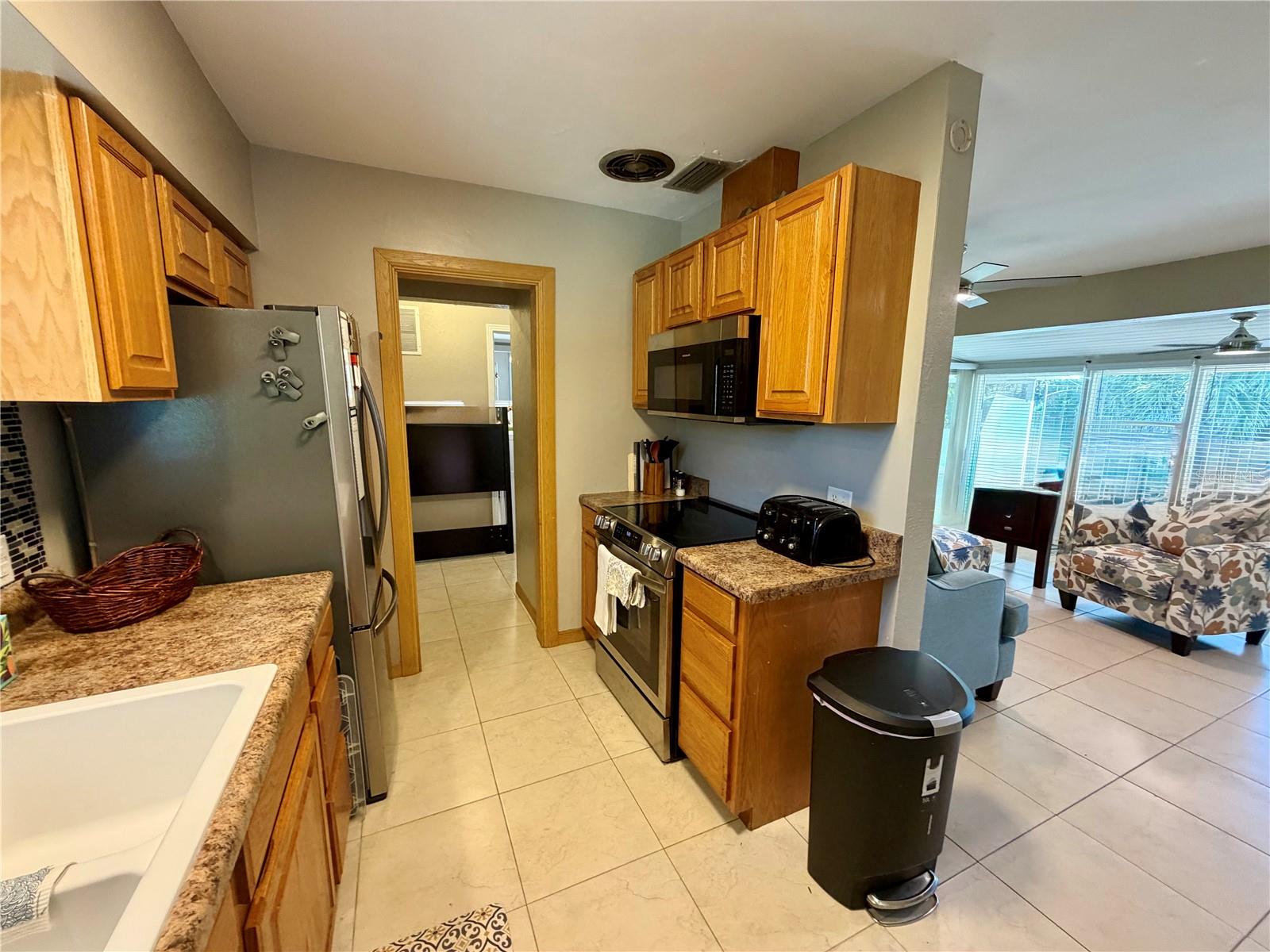 LEESBURG BEACH GROVE - Residential