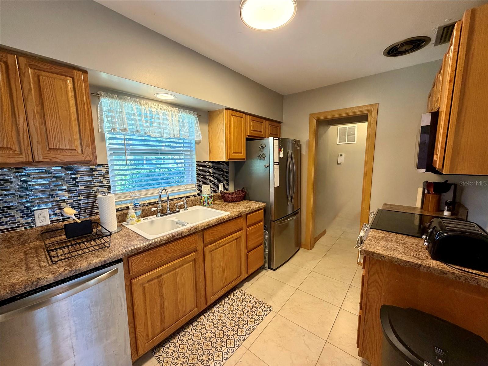 LEESBURG BEACH GROVE - Residential