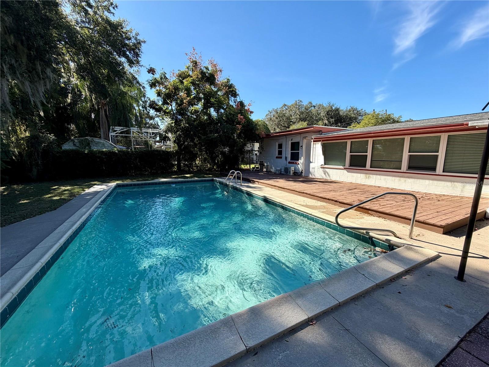 LEESBURG BEACH GROVE - Residential