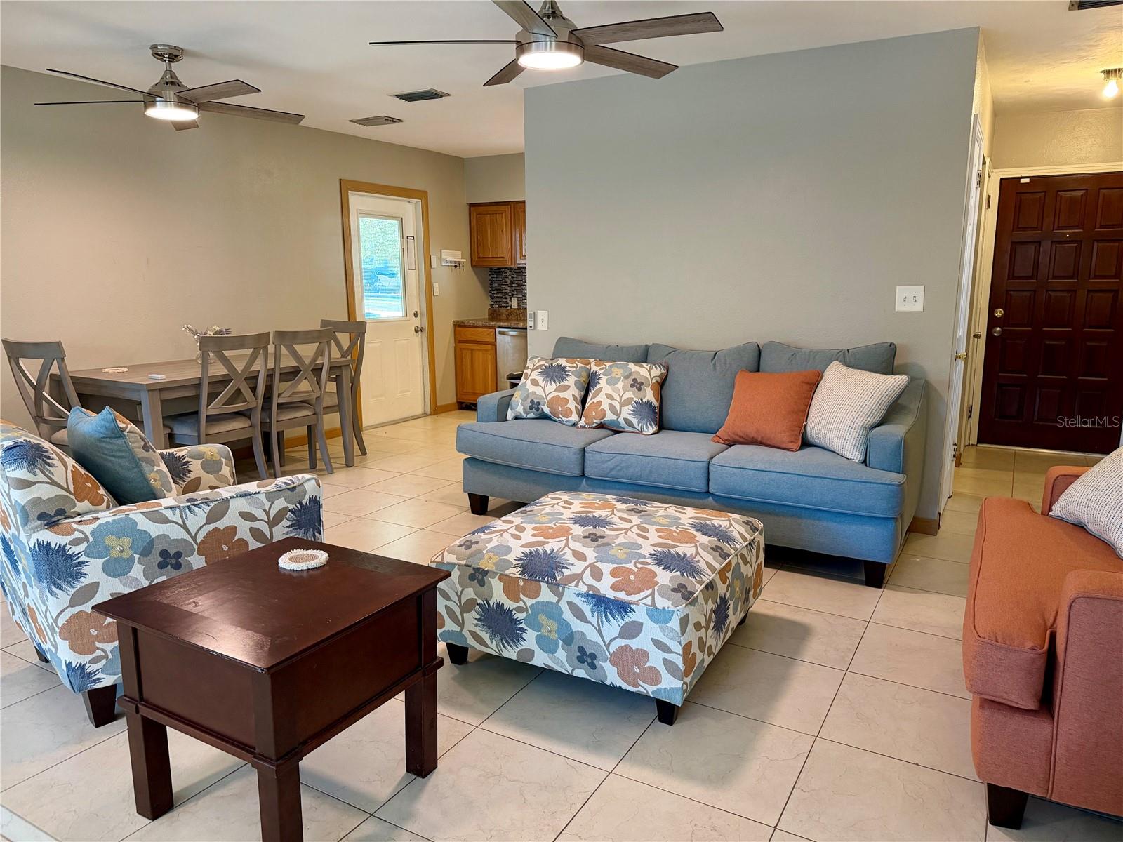 LEESBURG BEACH GROVE - Residential