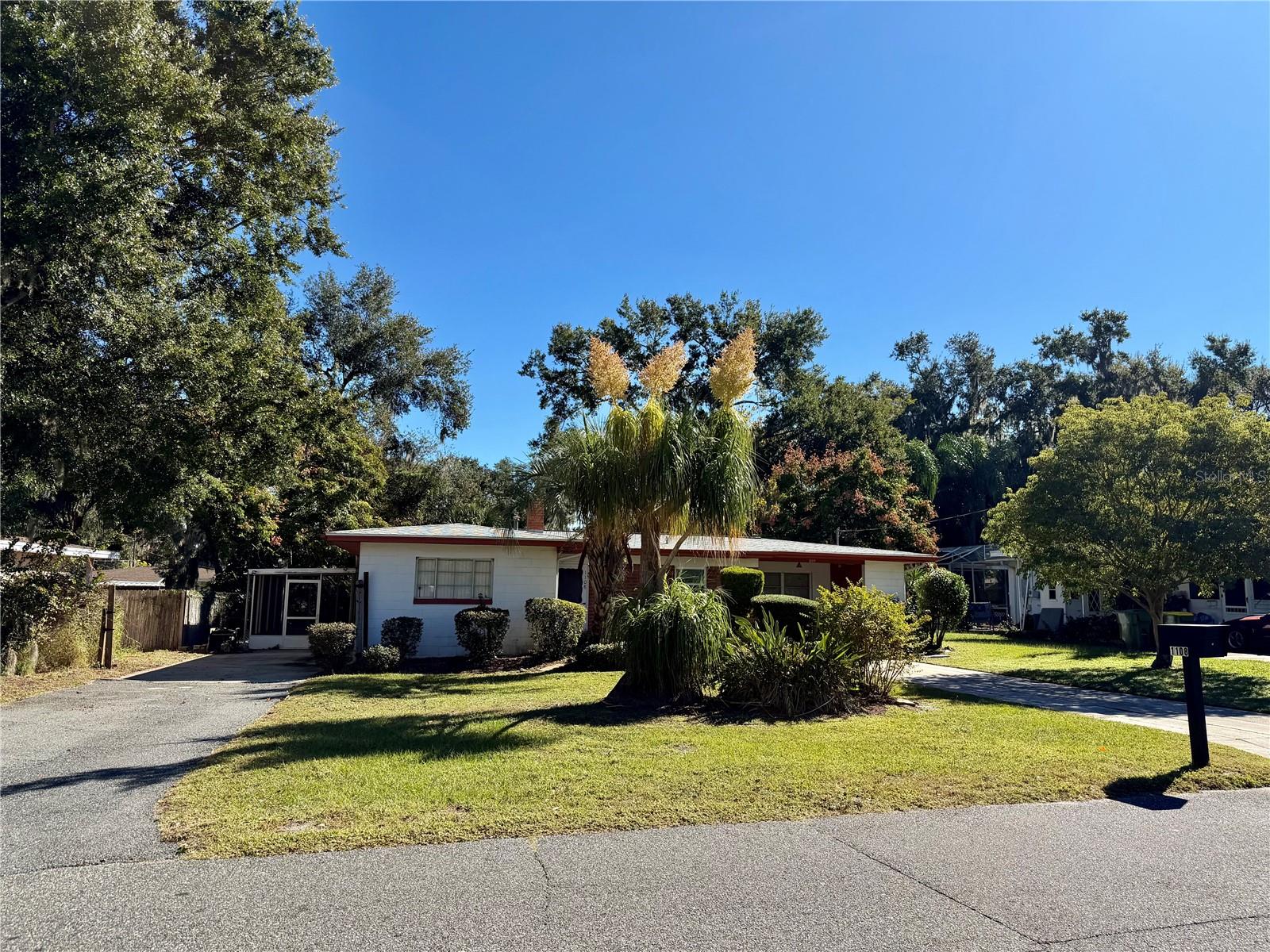 LEESBURG BEACH GROVE - Residential