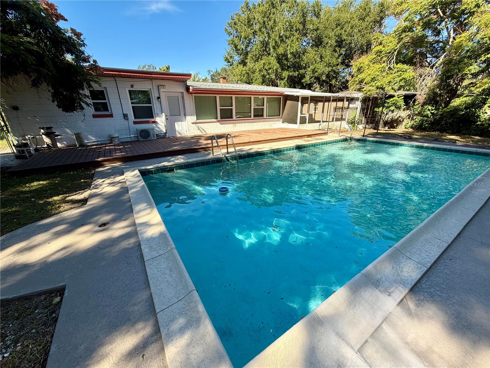 LEESBURG BEACH GROVE - Residential