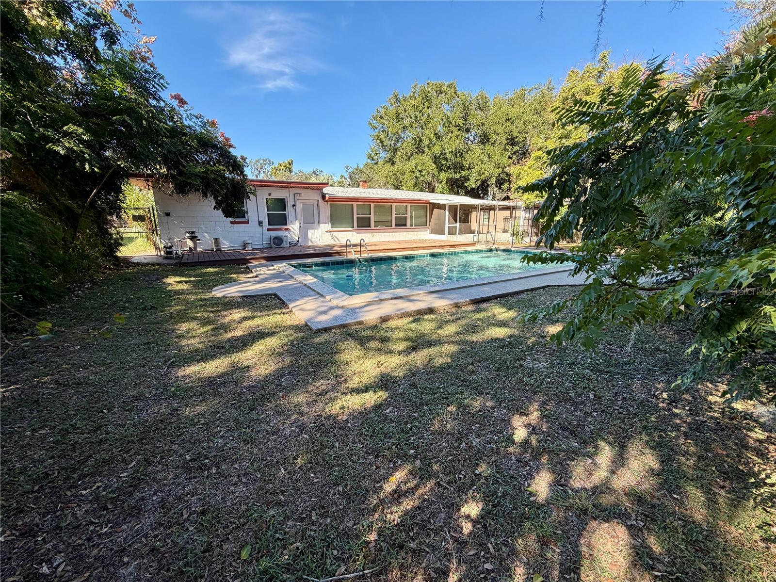 LEESBURG BEACH GROVE - Residential