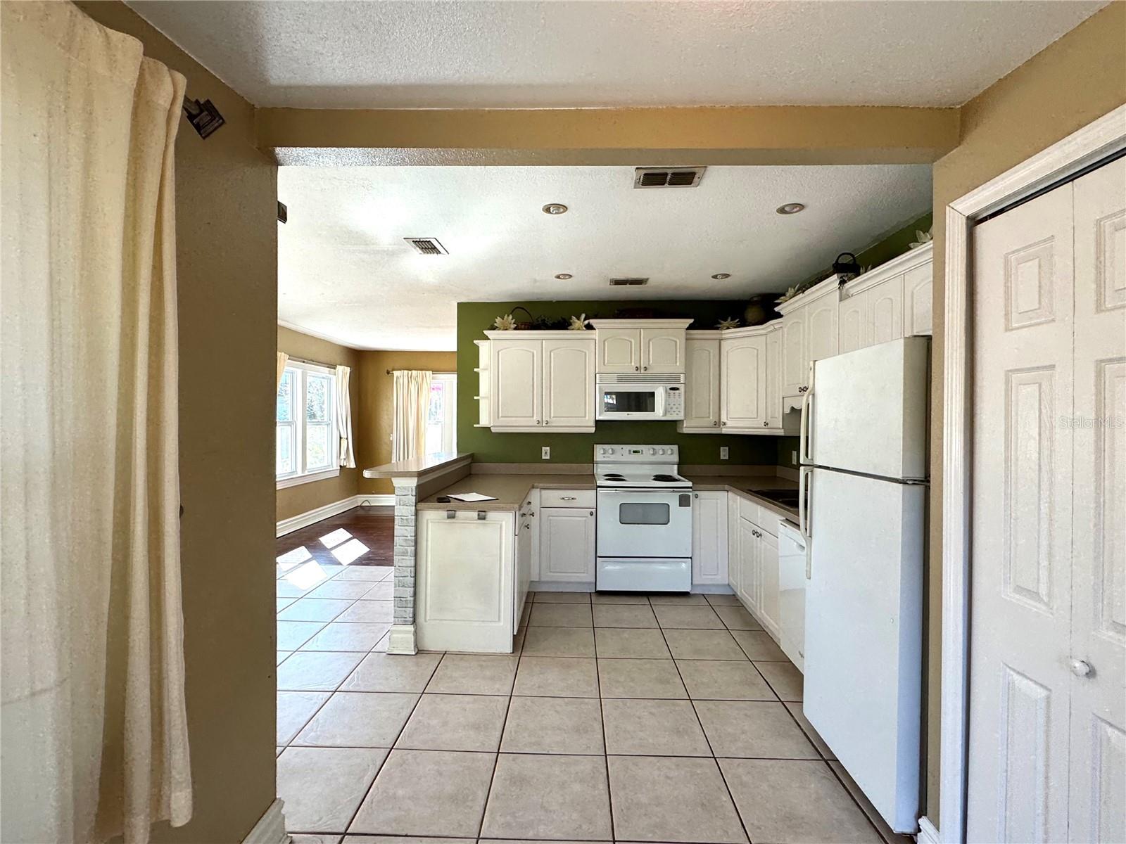 ILEXHURST SUB - Residential Lease