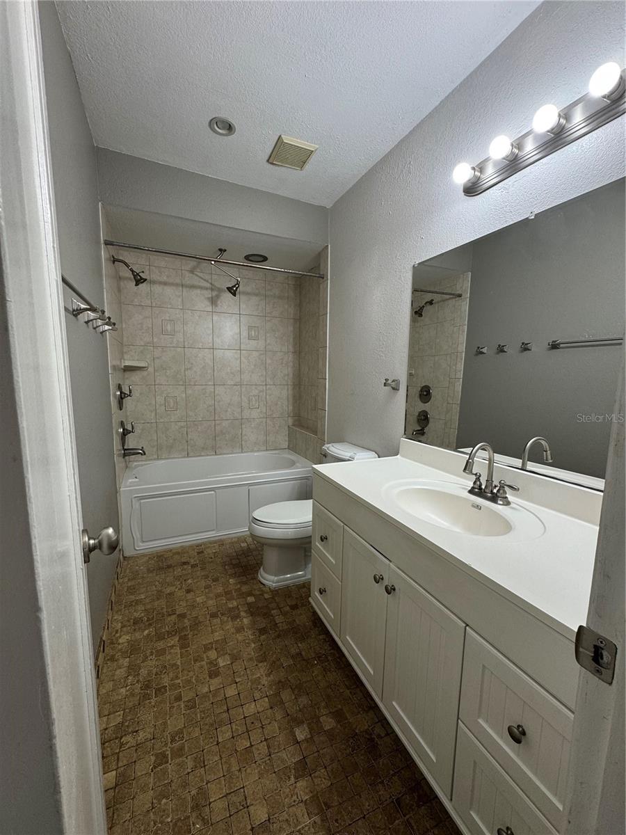 ILEXHURST SUB - Residential Lease