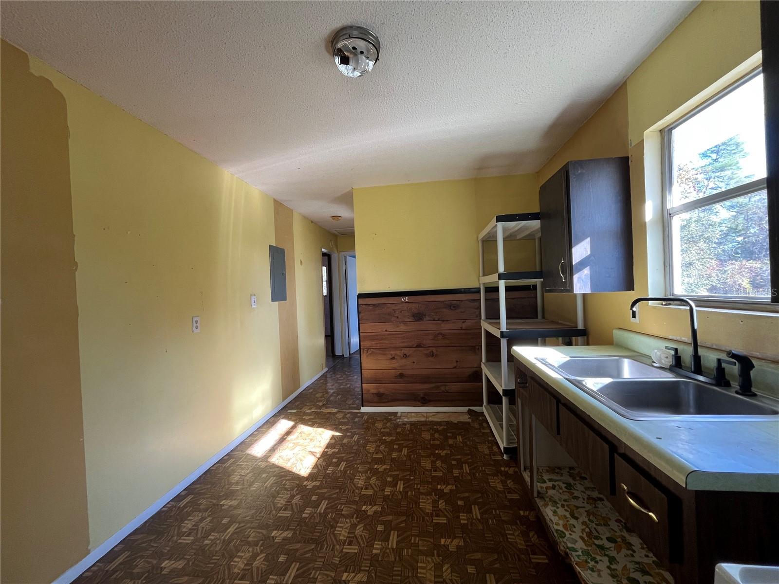 FRST LAKES PARK - Residential