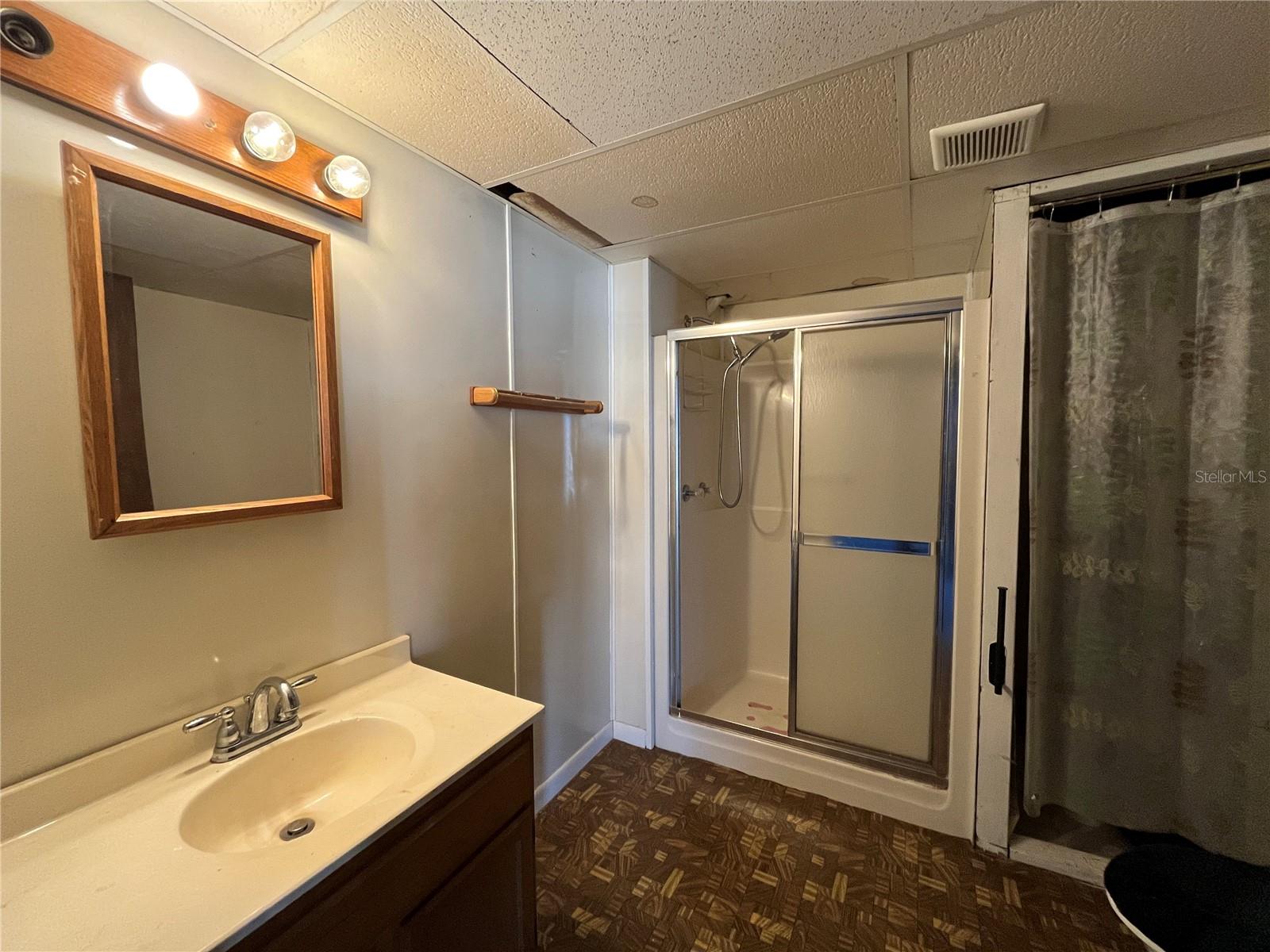 FRST LAKES PARK - Residential