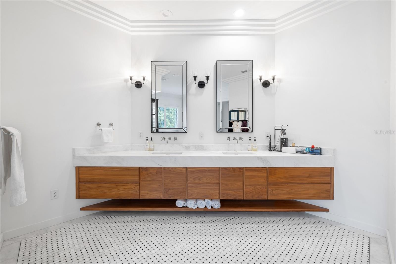 BONITA VISTA - Residential