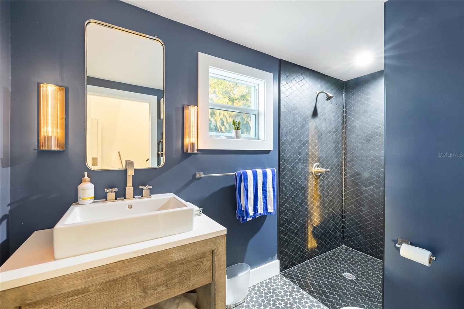 BONITA VISTA - Residential