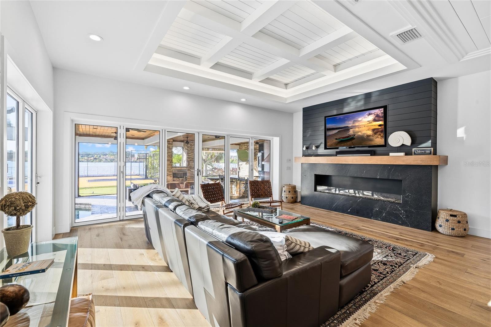 BONITA VISTA - Residential