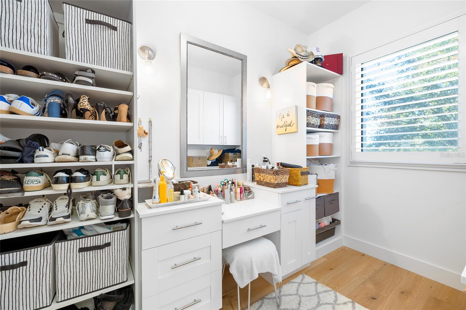 BONITA VISTA - Residential