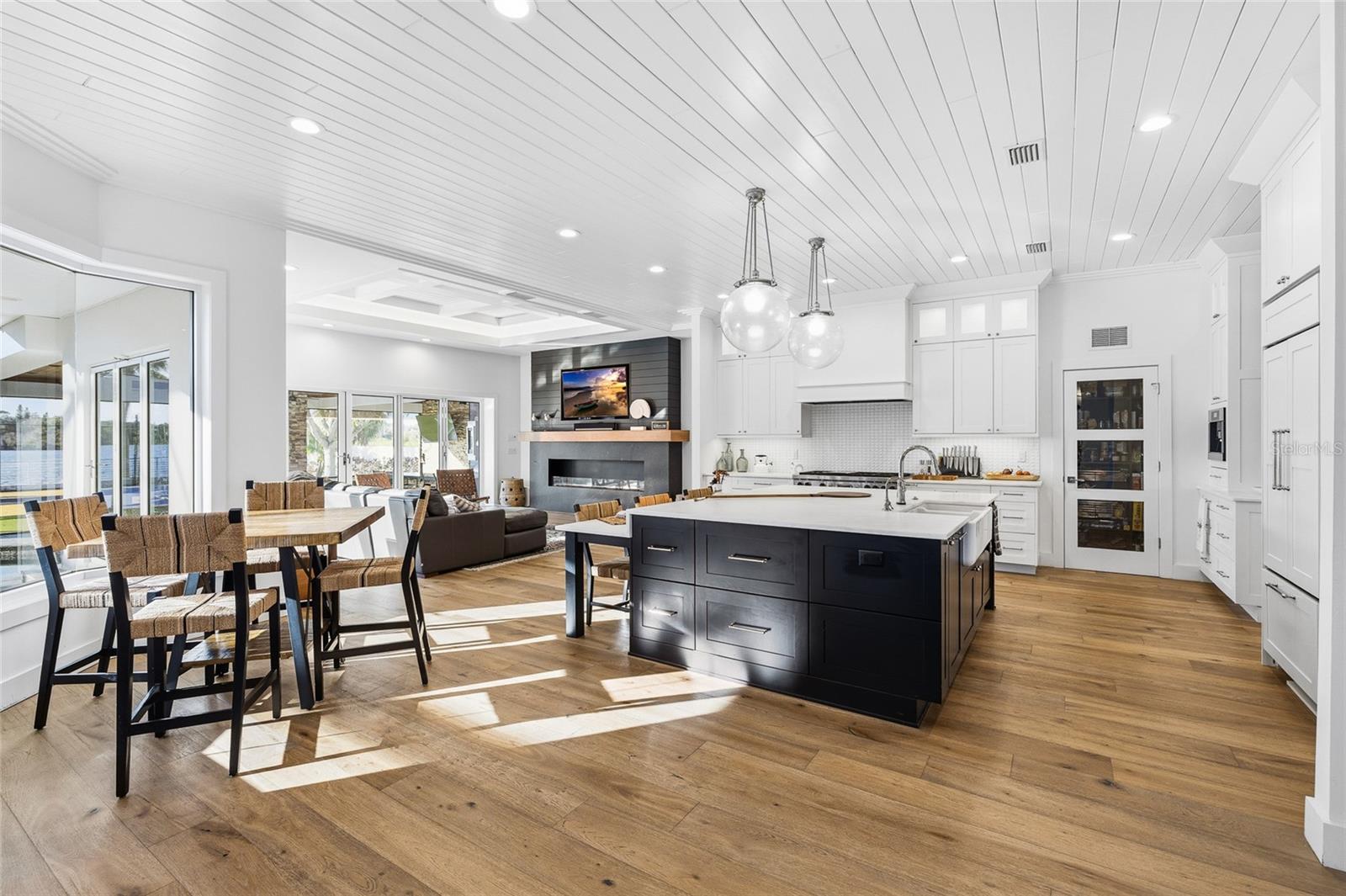 BONITA VISTA - Residential