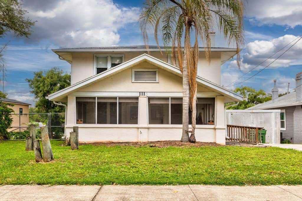 Photo of 1116 W Line Street, Leesburg, FL 34748 (MLS # G5115593)