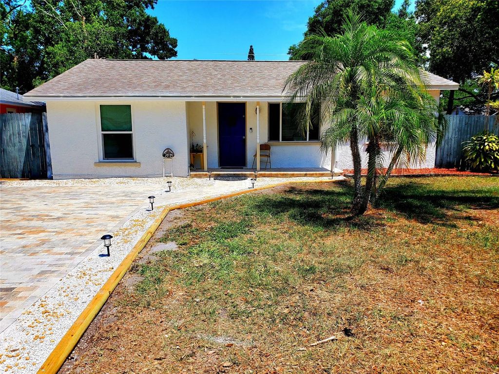 Photo of 430 1st Avenue NE, Largo, FL 33770 (MLS # TB8496325)