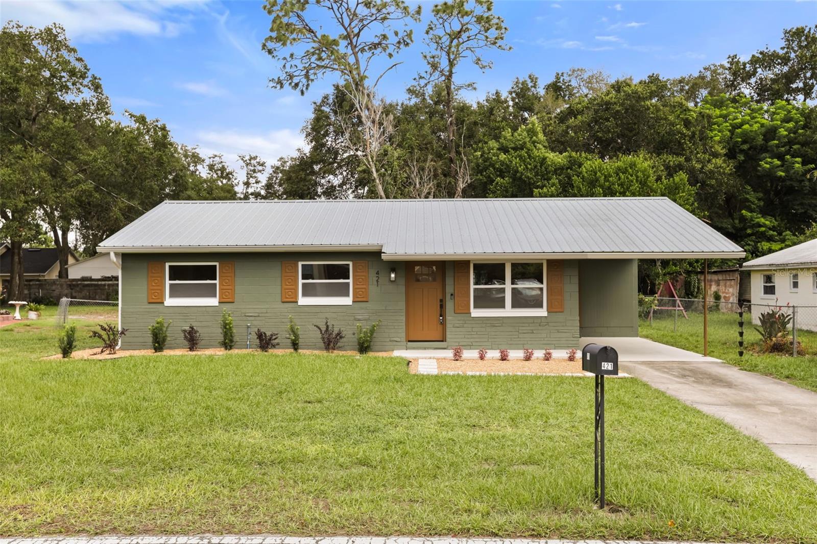 Casas a venda 1 - Jen Dantas 421 OAKHURST STREET