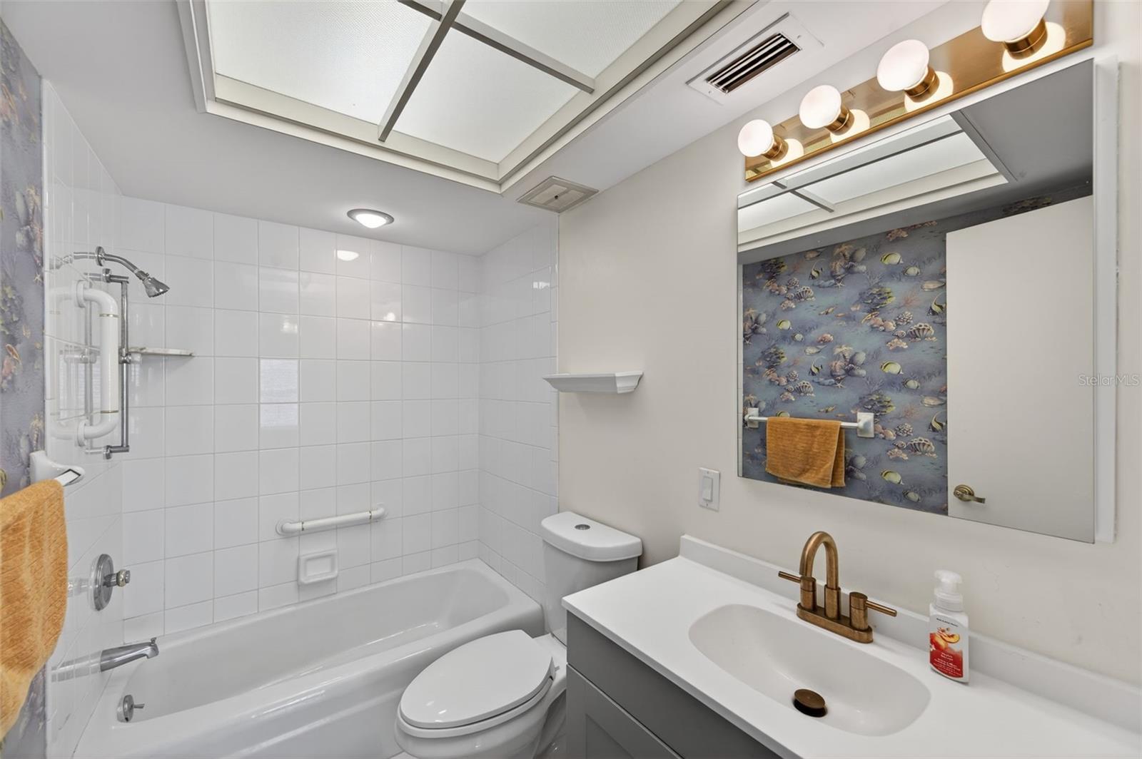 PORT BELLEAIR 4 CONDO - Residential