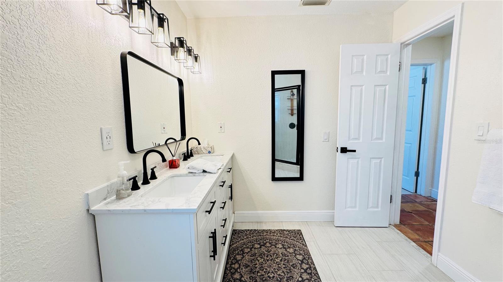 BLOSSOM LAKE VILLAGE SEC 4 - Residential Lease