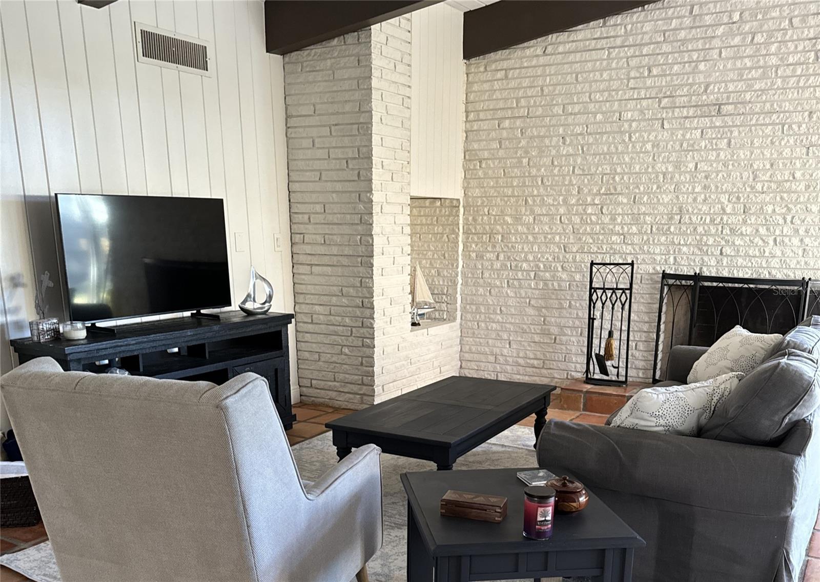 BLOSSOM LAKE VILLAGE SEC 4 - Residential Lease