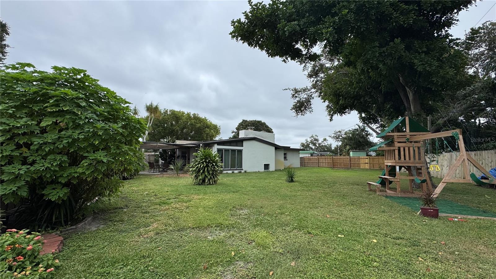 BLOSSOM LAKE VILLAGE SEC 4 - Residential Lease