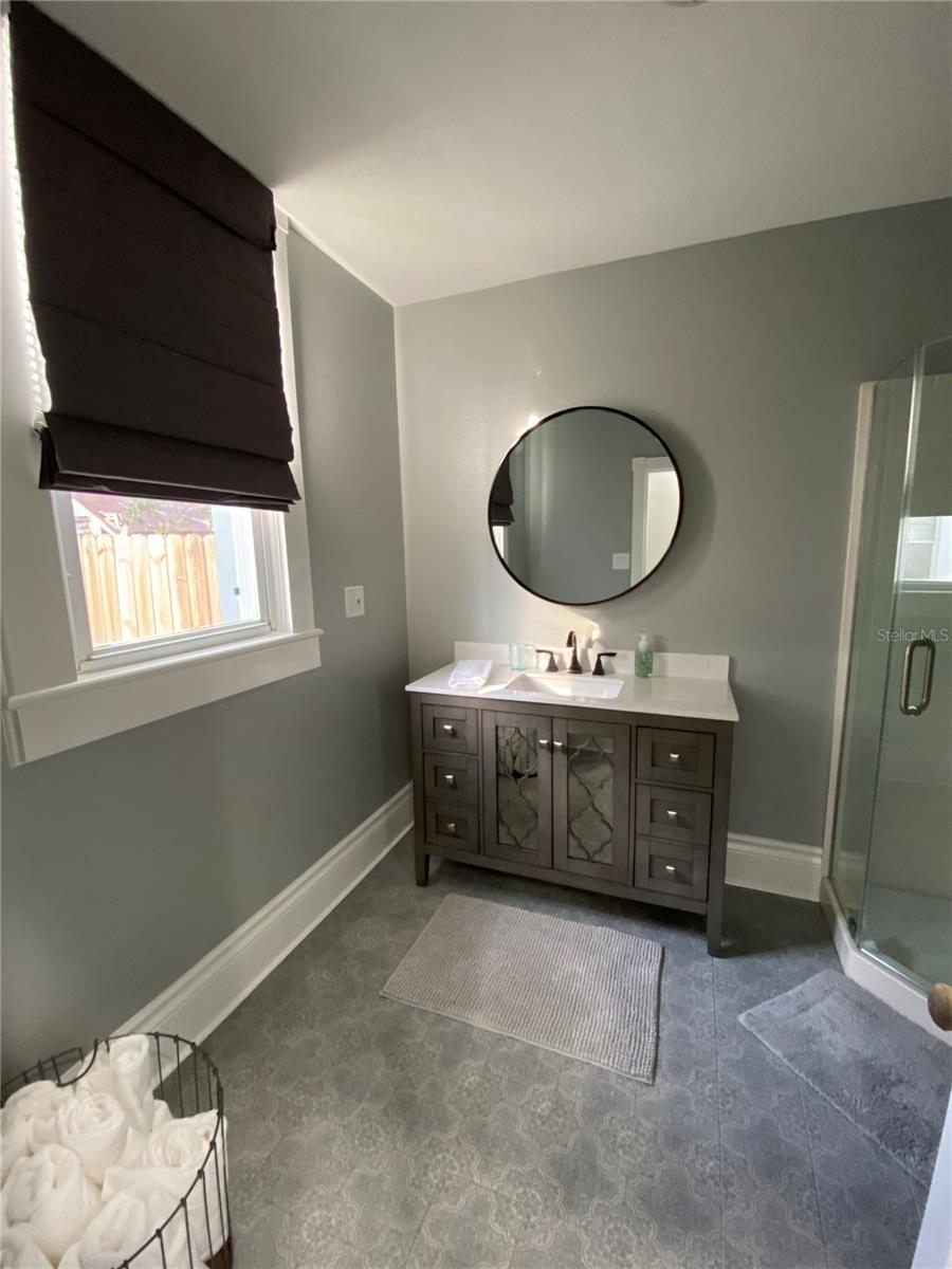 133 N PINELLAS AVENUE