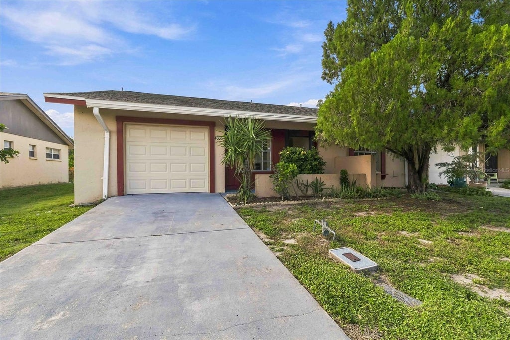 Photo of 4006 41st Street W, Bradenton, FL 34205 (MLS # A4710013)