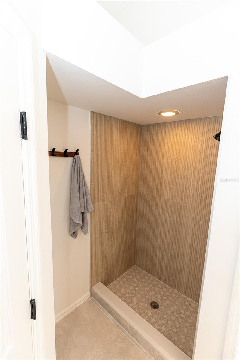 DEL VERA COUNTRY CLUB - Residential