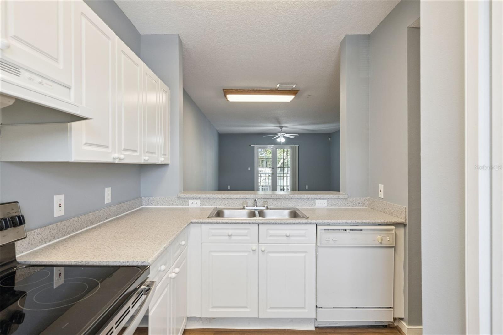 TOWN CTR CONDO - Residential