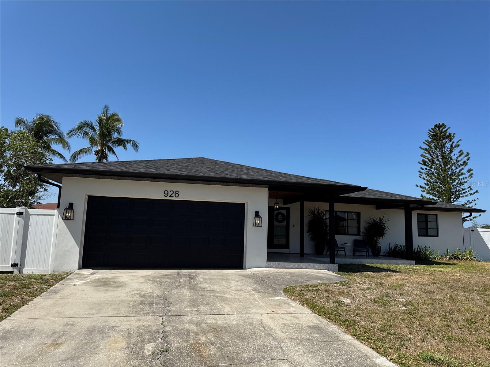 926 EAGLE LANE