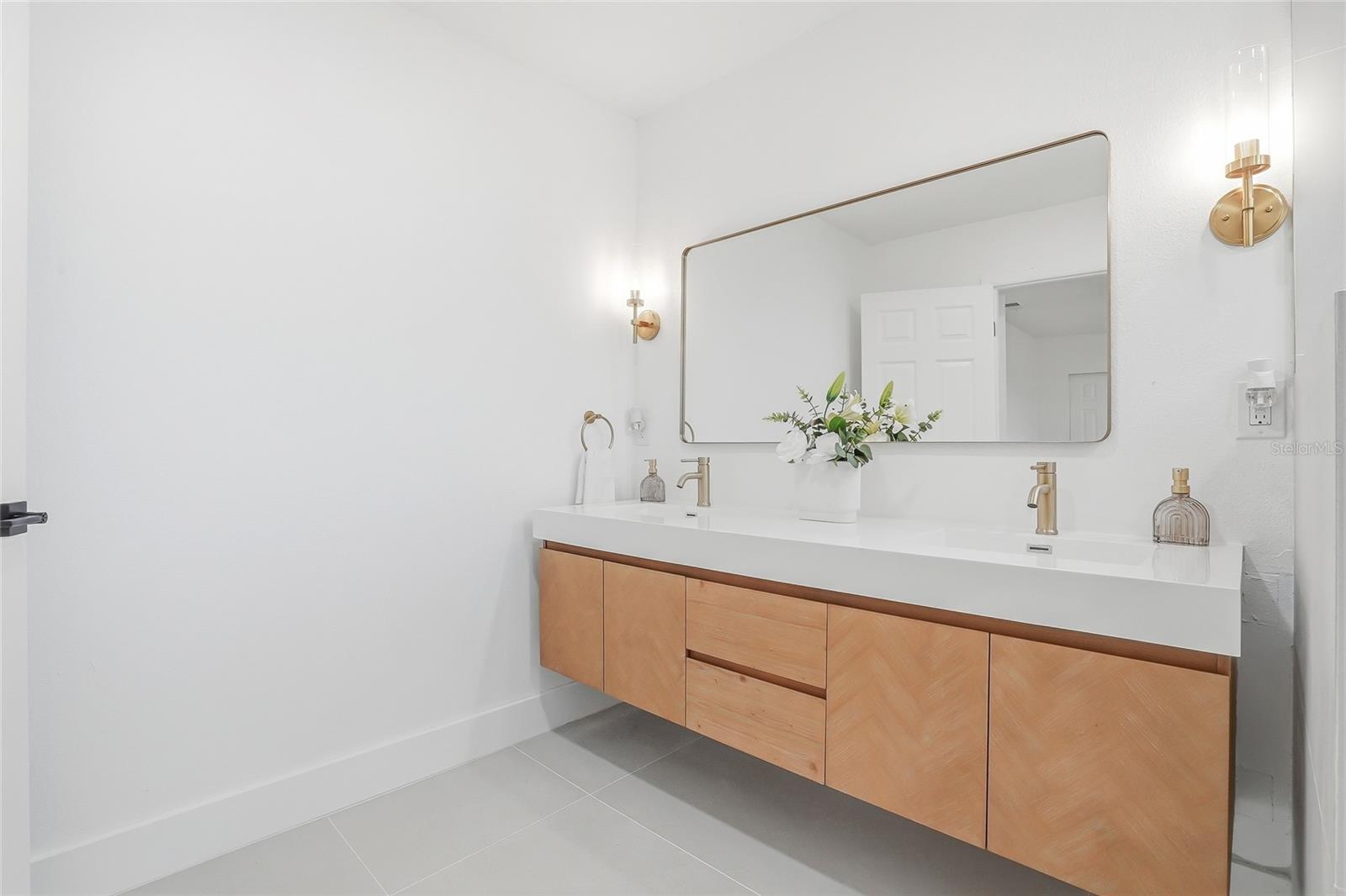 FLORAL VILLA PARK 2ND SEC - Residential