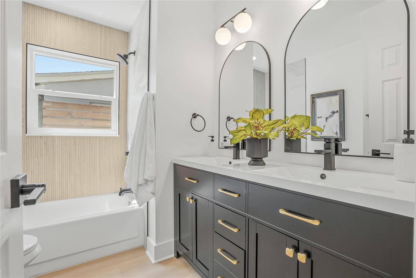 FLORAL VILLA PARK 2ND SEC - Residential