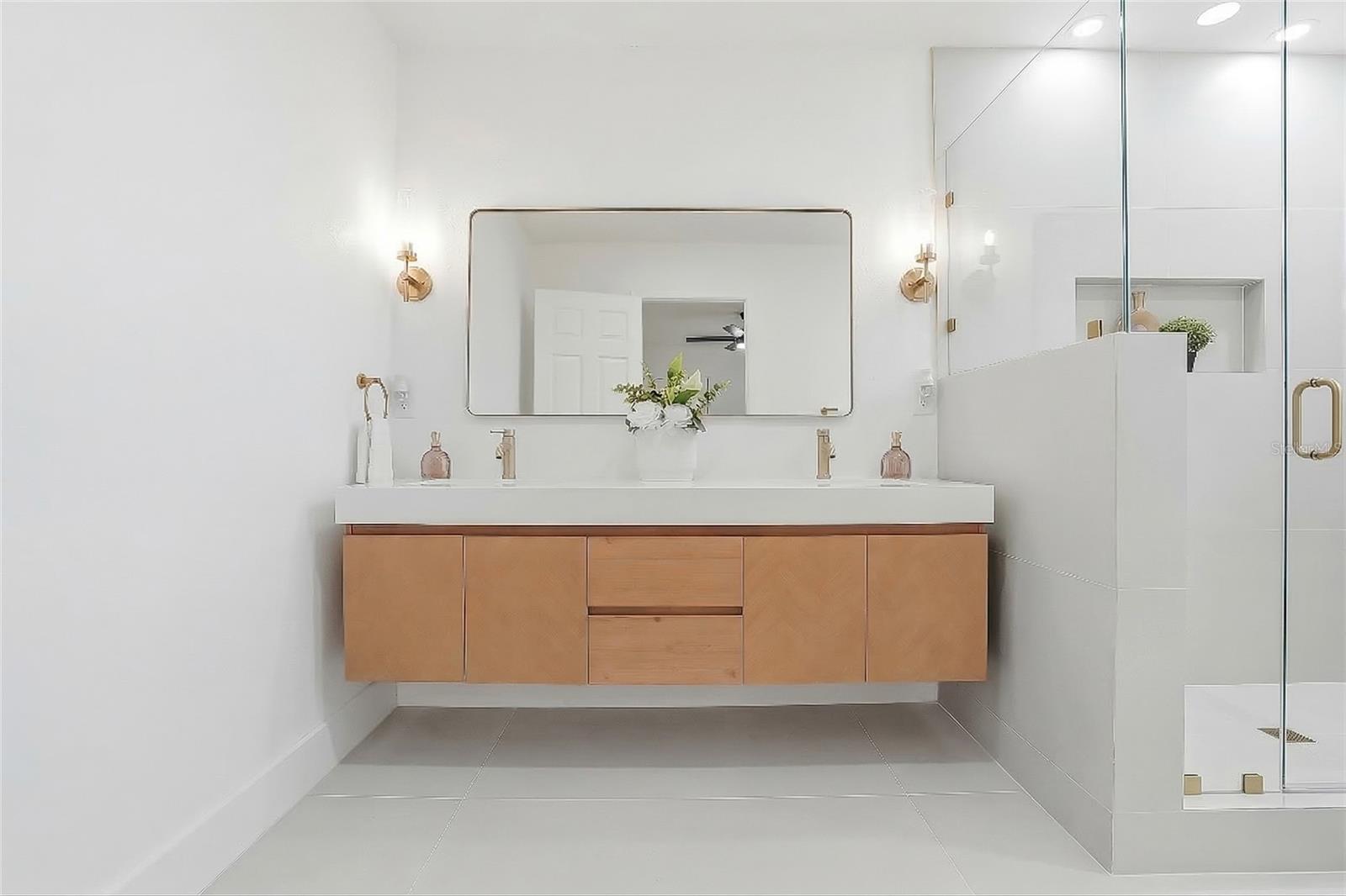 FLORAL VILLA PARK 2ND SEC - Residential