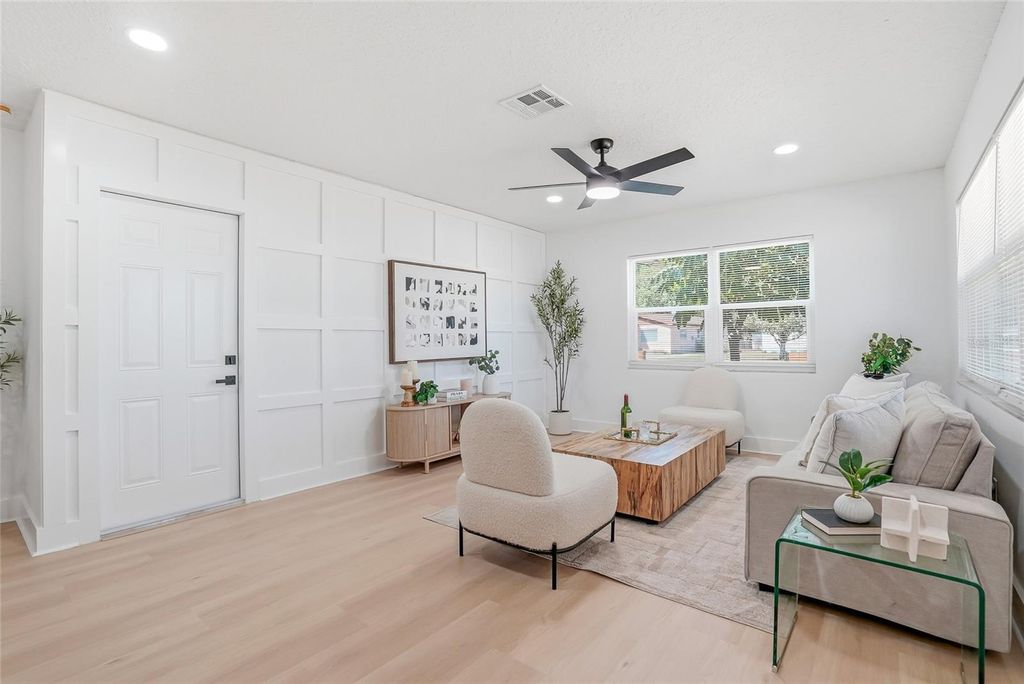 Photo of 1339 35th Street N, St Petersburg, FL 33713 (MLS # TB8482904)