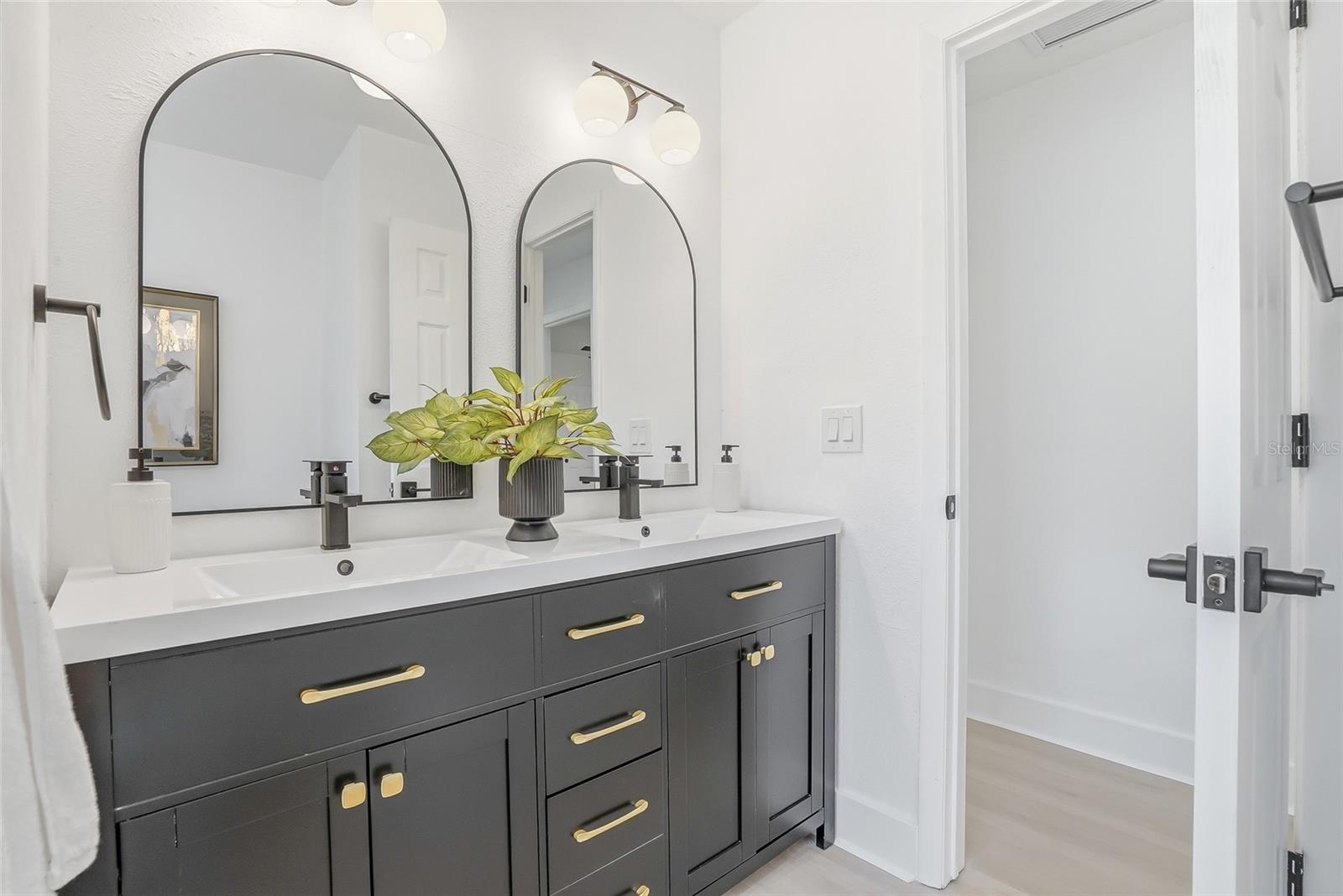 FLORAL VILLA PARK 2ND SEC - Residential