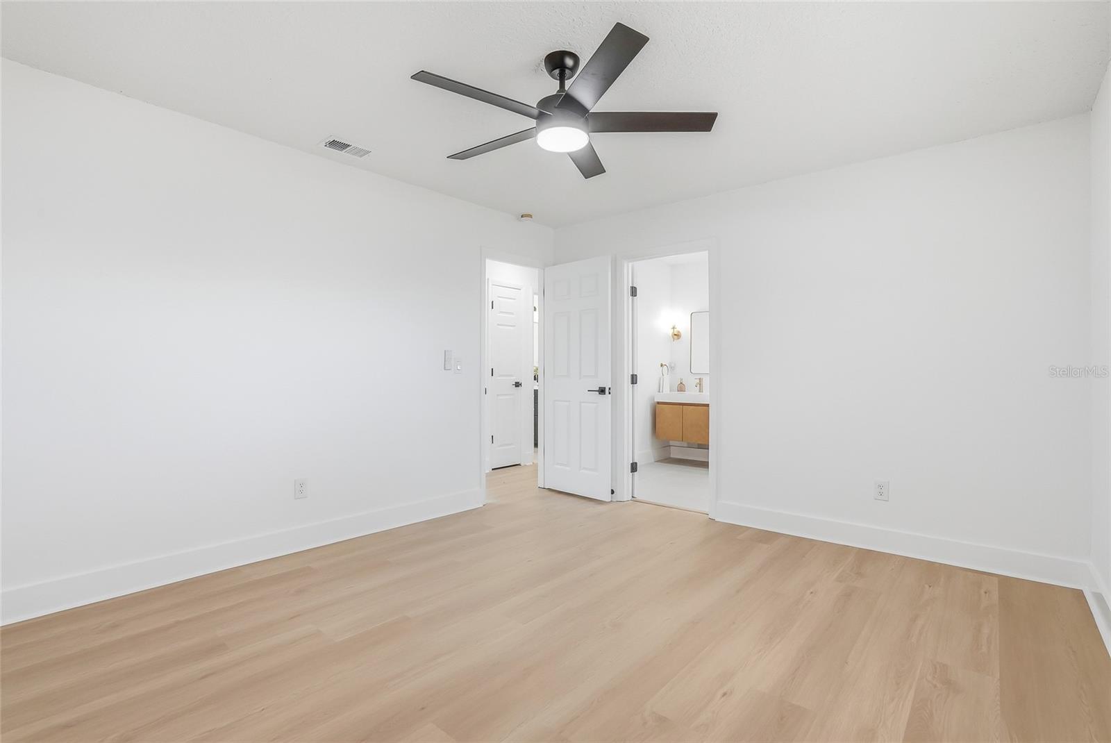 FLORAL VILLA PARK 2ND SEC - Residential