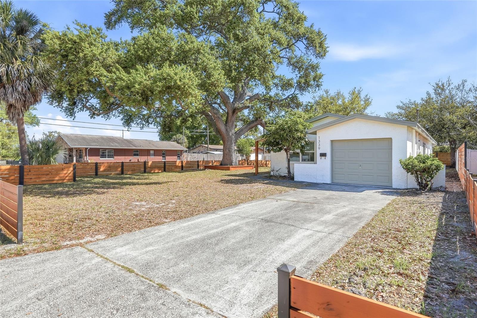 FLORAL VILLA PARK 2ND SEC - Residential